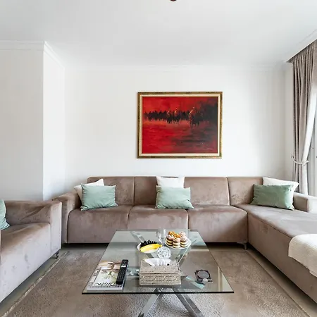 In Elviria With Terrace, Apartman