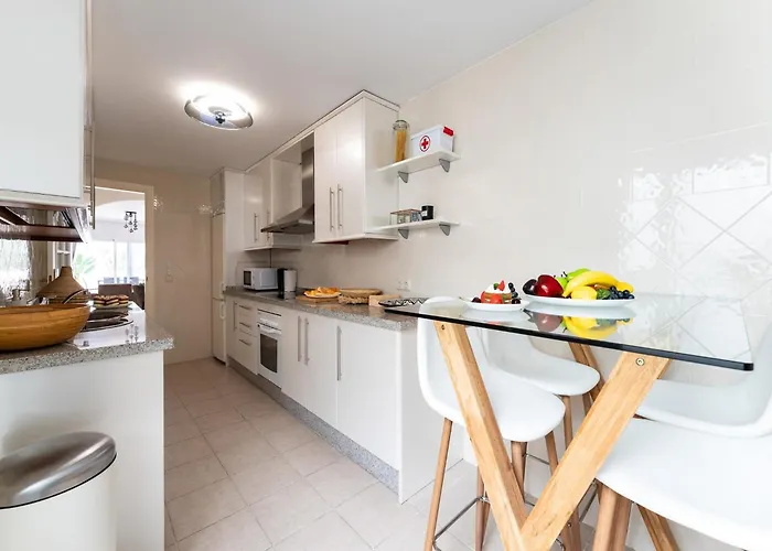 Apartman In Elviria With Terrace,