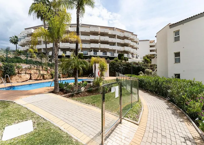 In Elviria With Terrace, Apartman